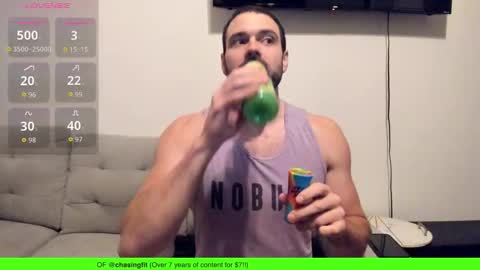 Snapshot of chasemason20 chatting on February 6, 10:24 pm Onlyfans chasingfit Instagram the arguer Twitter chasingfitOF online show from February 6, 10:24 pm