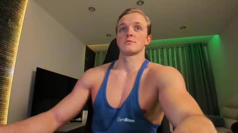 Snapshot of chasereed_ chatting on October 19, 2:40 pm Chase Reed online show from October 19, 2:40 pm