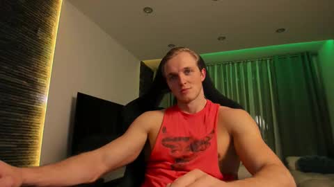 Snapshot of chasereed_ chatting on November 5, 9:15 pm Chase Reed online show from November 5, 9:15 pm