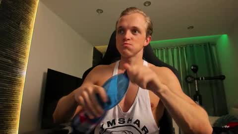 Snapshot of chasereed_ chatting on November 21, 7:34 pm Chase Reed online show from November 21, 7:34 pm