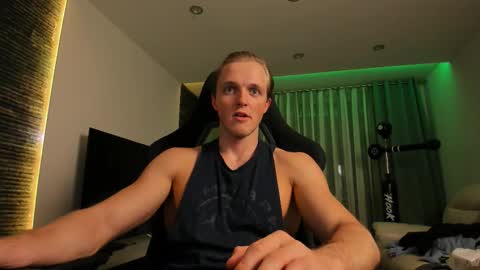 Snapshot of chasereed_ chatting on November 27, 8:11 pm Chase Reed online show from November 27, 8:11 pm