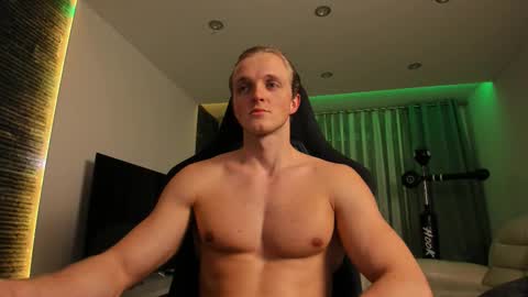 Snapshot of chasereed_ chatting on December 3, 10:41 pm Chase Reed online show from December 3, 10:41 pm