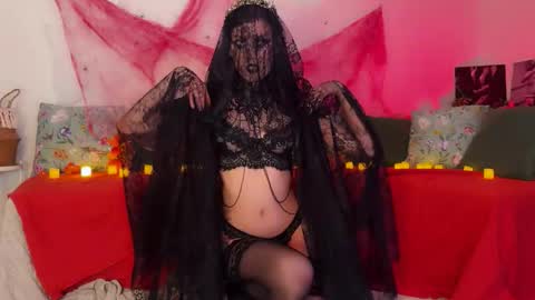 Snapshot of chasmic chatting on October 26, 3:01 am JASMINE usually going live about 2 am UTC online show from October 26, 3:01 am