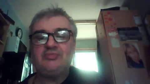 lee online show from June 7, 3:27 pm