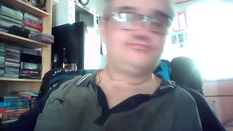 lee online show from June 15, 2:19 pm