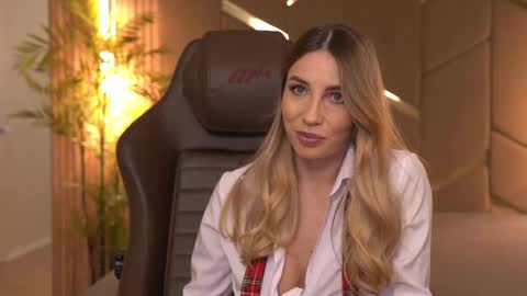 Snapshot of chaturbabe__ chatting on February 22, 3:14 pm Ira online show from February 22, 3:14 pm