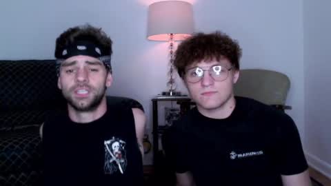 Snapshot of chaturcrash chatting on May 27, 6:32 am Crash Monroe online show from May 27, 6:32 am