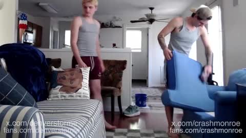 Snapshot of chaturcrash chatting on July 27, 7:21 pm Crash Monroe online show from July 27, 7:21 pm