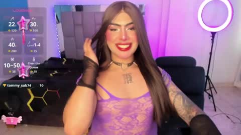 Snapshot of chaturmodels chatting on June 2, 9:17 pm Sophie online show from June 2, 9:17 pm