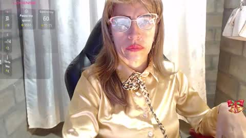 CHAYLA VICTORIA RUIZ  online show from March 5, 11:39 am