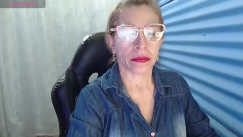 CHAYLA VICTORIA RUIZ  online show from March 26, 10:43 am