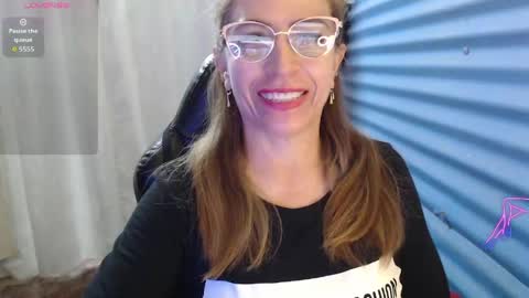 CHAYLA VICTORIA RUIZ  online show from April 25, 7:55 pm