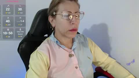 Snapshot of chayla_ruiz chatting on June 25, 10:20 am CHAYLA VICTORIA RUIZ online show from June 25, 10:20 am