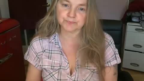 chealsiek online show from September 25, 1:59 pm