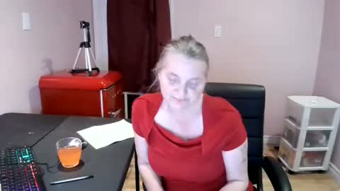 chealsiek online show from November 7, 1:27 am