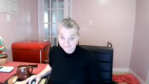 chealsiek online show from November 23, 3:23 pm