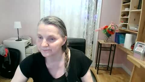 chealsiek online show from May 15, 11:45 pm