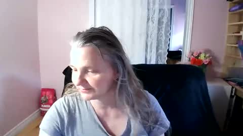 chealsiek online show from June 4, 11:27 am