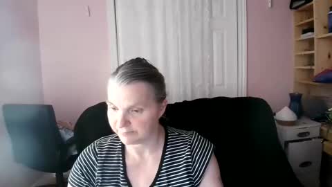 chealsiek online show from June 12, 1:48 am