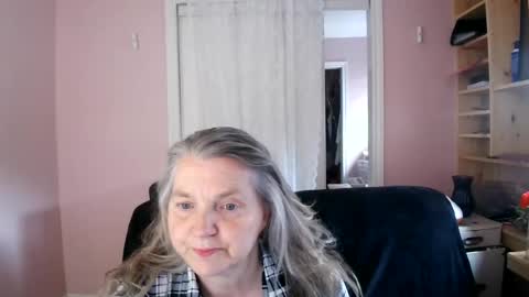chealsiek online show from June 14, 12:29 pm