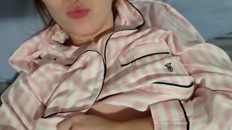 Snapshot of cheeekycouple02 chatting on December 24, 4:11 am Cheeeky couple online show from December 24, 4:11 am