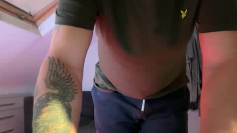 Snapshot of cheekylondon70 chatting on September 23, 10:57 pm Cheekylondon online show from September 23, 10:57 pm