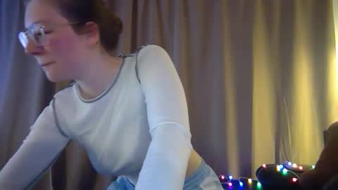 Snapshot of cheekynightowl chatting on March 29, 12:43 am CheekyNightOwl online show from March 29, 12:43 am