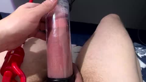 Snapshot of cheeseisnts chatting on March 29, 9:26 pm cheeseisnts online show from March 29, 9:26 pm