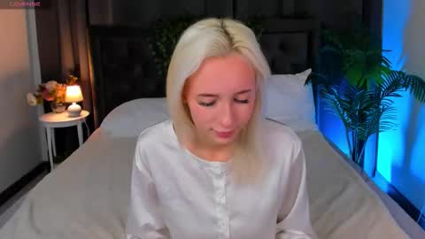 cheezy_cream online show from December 3, 4:20 am