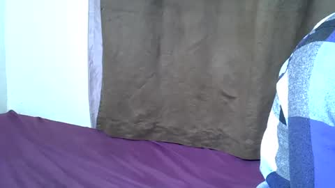 Snapshot of chekyboys_ chatting on July 28, 3:32 pm chekyboys_ online show from July 28, 3:32 pm