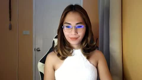 chelly4u69 online show from January 6, 3:43 am