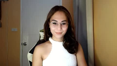 chelly4u69 online show from February 7, 3:43 am