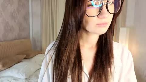 Snapshot of chelseafarro chatting on May 26, 6:15 pm Alice online show from May 26, 6:15 pm