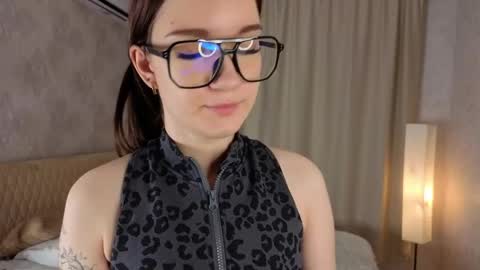 Snapshot of chelseafarro chatting on May 27, 6:49 pm Alice online show from May 27, 6:49 pm