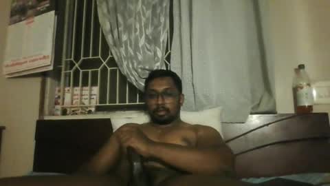 Snapshot of chennaibull1011 chatting on June 12, 6:40 pm chennaibull1011 online show from June 12, 6:40 pm
