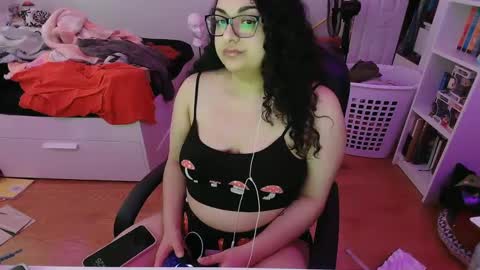 Snapshot of chericheesecake chatting on February 27, 9:25 pm chericheesecake online show from February 27, 9:25 pm