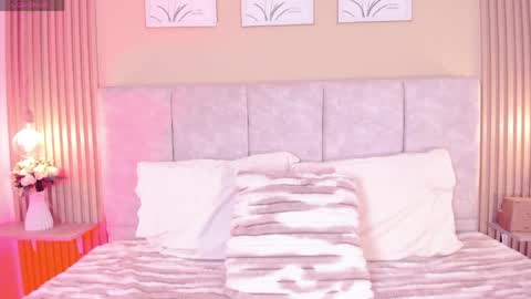 Snapshot of cherlyn_1 chatting on May 28, 1:19 pm cherlyn_1 online show from May 28, 1:19 pm