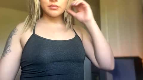 Snapshot of cherrieamaretto chatting on January 16, 10:36 pm cherrieamaretto online show from January 16, 10:36 pm