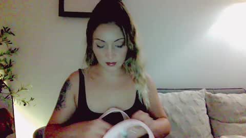 Snapshot of cherrieamaretto chatting on May 30, 10:56 am cherrieamaretto online show from May 30, 10:56 am