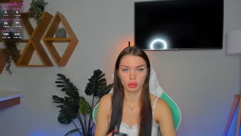 Snapshot of cherry__kiss chatting on June 3, 6:49 am Cherry Kiss online show from June 3, 6:49 am
