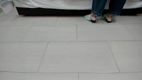 Snapshot of cherry__sweet_ chatting on November 23, 11:21 am Emma online show from November 23, 11:21 am