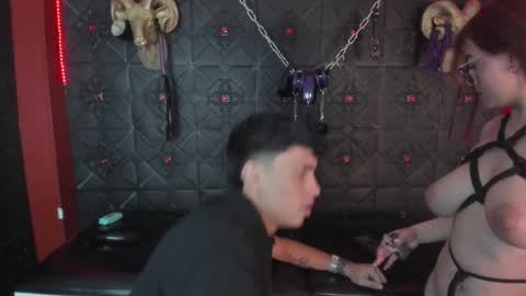 Snapshot of cherry_blaze_ chatting on December 4, 4:11 am Cherry Blaze online show from December 4, 4:11 am