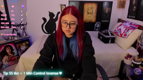 Snapshot of cherry_blushh chatting on December 2, 7:31 pm cherry_blushh online show from December 2, 7:31 pm