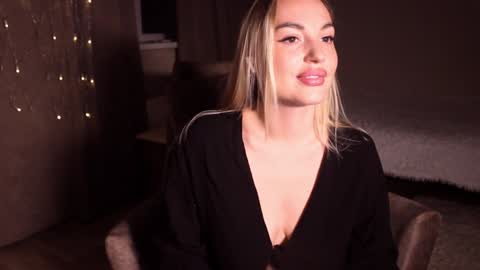 Snapshot of cherry_bomb19 chatting on December 28, 3:04 pm CherryBomb online show from December 28, 3:04 pm