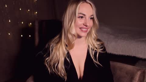 Snapshot of cherry_bomb19 chatting on January 19, 4:57 pm CherryBomb online show from January 19, 4:57 pm