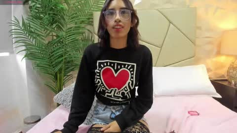 Snapshot of cherry_flirtx chatting on June 2, 1:24 pm cherry_flirtx online show from June 2, 1:24 pm