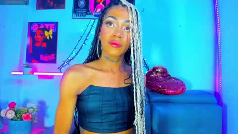 Snapshot of cherry_gate chatting on May 19, 11:55 pm cherry_gate online show from May 19, 11:55 pm