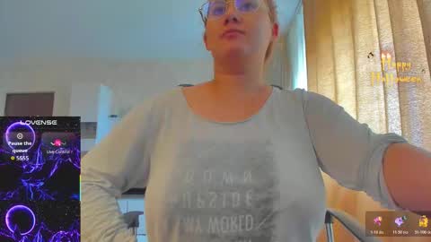 mayra online show from October 28, 11:47 am