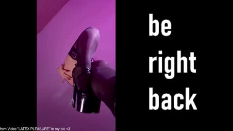 Vanessa Ray  STREAMING TIME everyday of the week  -  German time. except Saturday online show from February 4, 1:06 pm