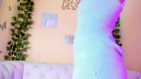 Snapshot of cherry_sussan chatting on December 10, 5:39 am Sussan Cherry online show from December 10, 5:39 am